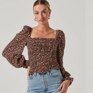 ASTR the label Tonia Floral Puff Sleeve Top